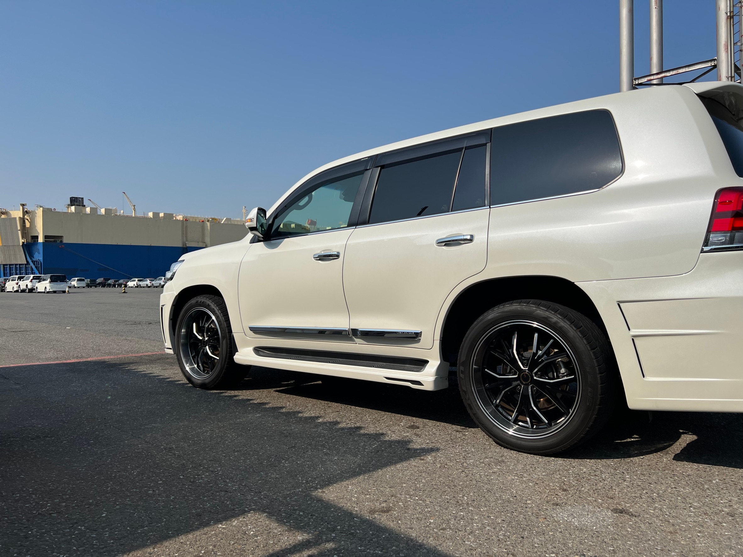 中古車買取ZXの新着情報｜マレーシアへ旅立つ ランクルとLX